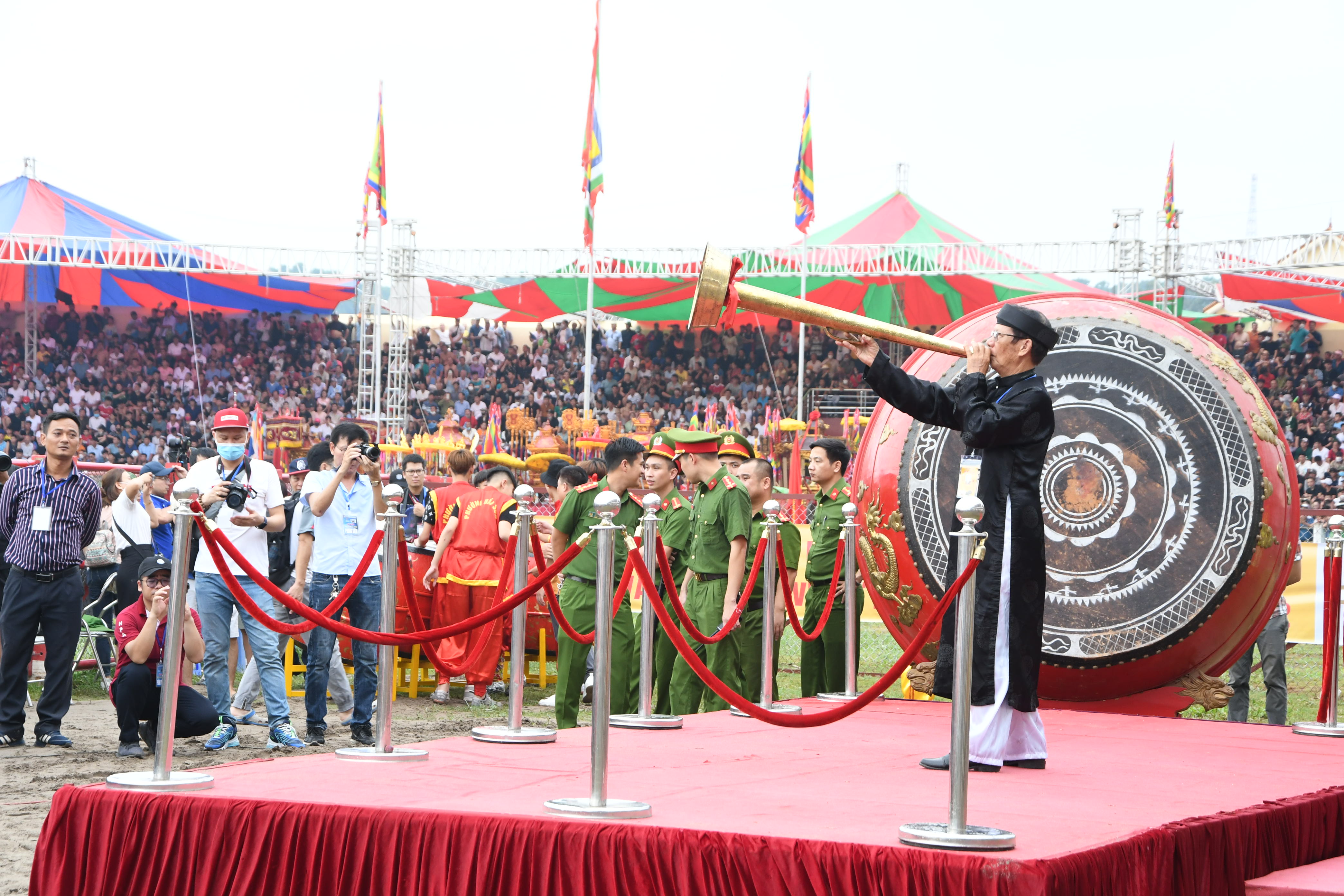 Đảm bảo an ninh trật tự  cho nhân dân và du khách tham dự Lễ hội Chọi Trâu Đồ Sơn 2022